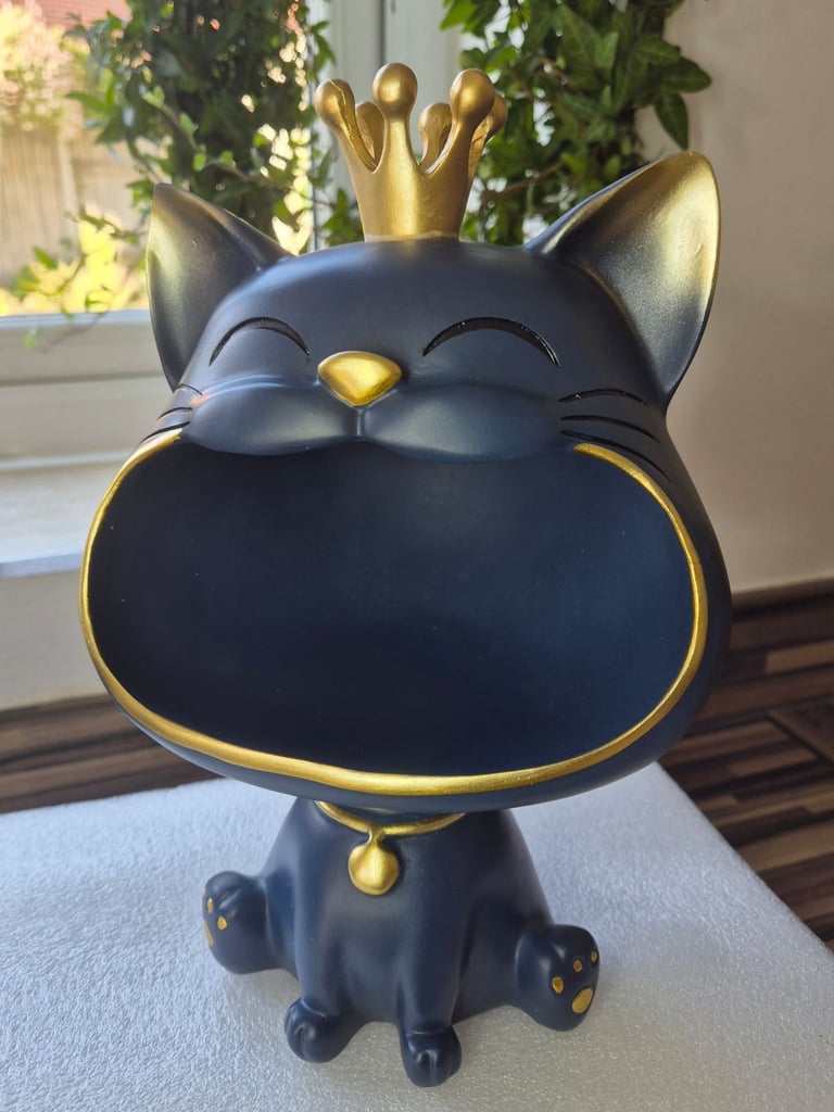 Large laughing cat statue 