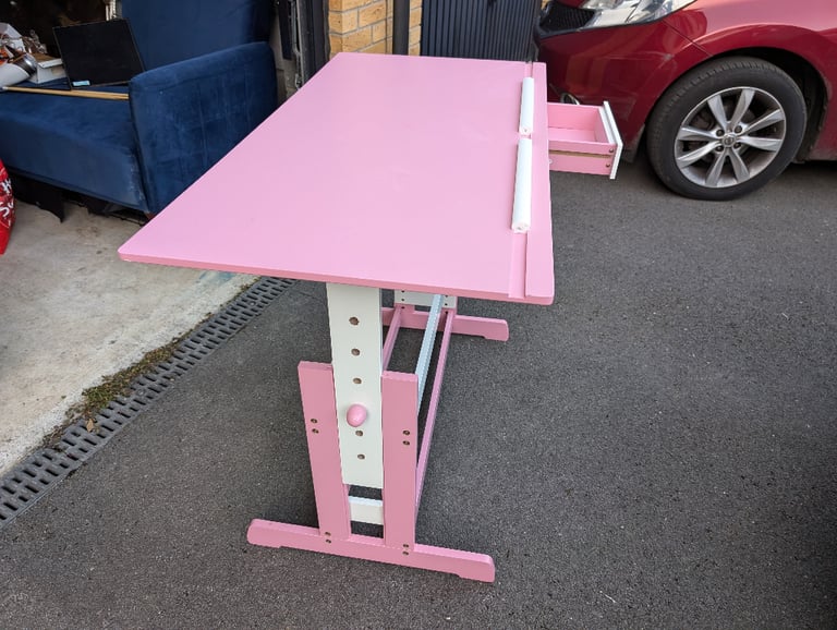 2x Children's Adjustable Desks