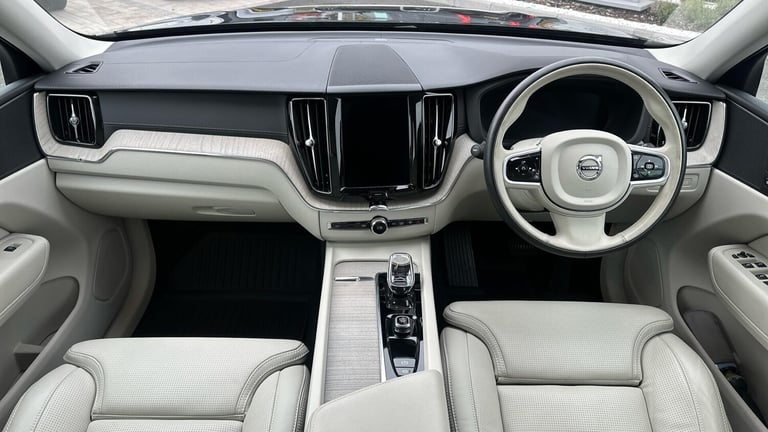 2021 Volvo XC60 2.0 B5P Inscription 5dr AWD Geartronic ESTATE PETROL Automatic