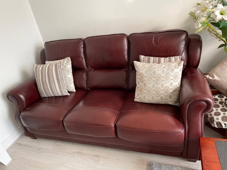 Burgundy Leather 3-Seater & 2-Seater Sofa Set – Good Condition
