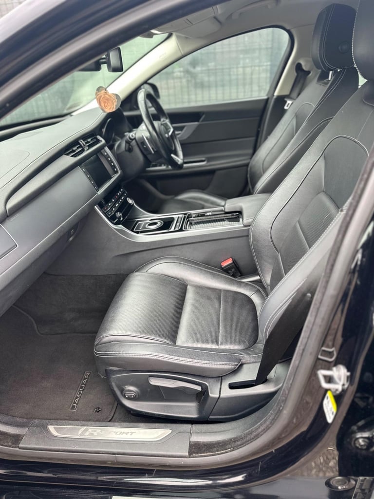 2018 Jaguar XF 2.0i R-Sport Auto Euro 6 (s/s) 4dr SALOON Petrol Automatic