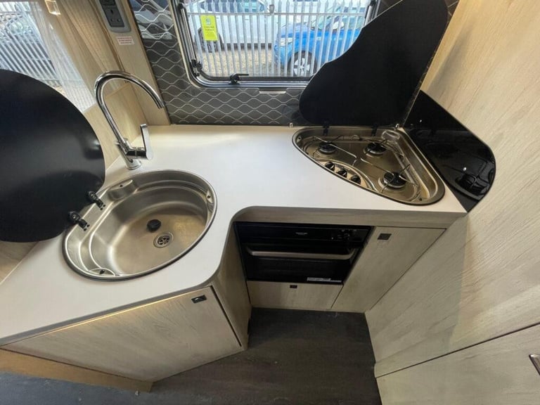 Auto trail F-60 4 berth 4 Belt  End Washroom Motorhome 3500kg