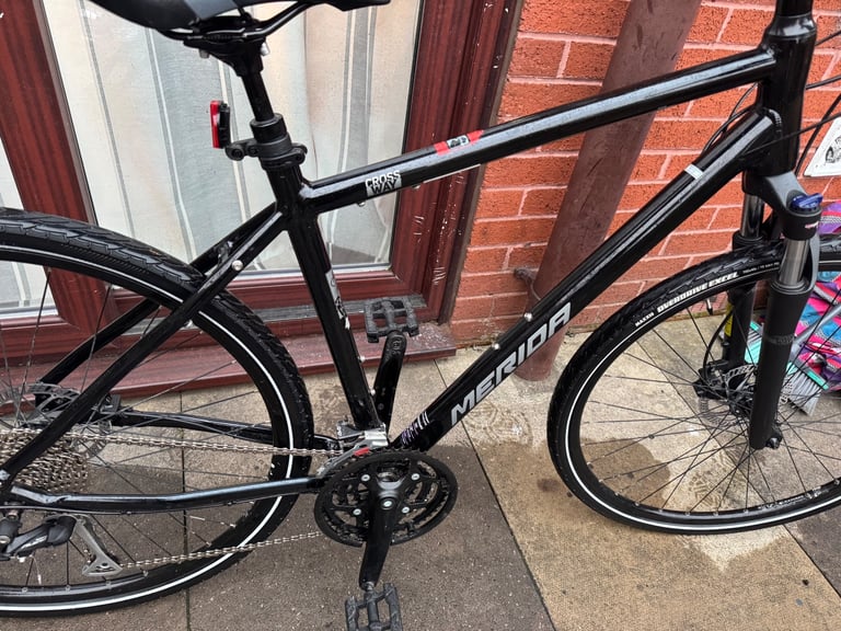 Merida Crossway 100 Men’s Hybrid Bike. Size M