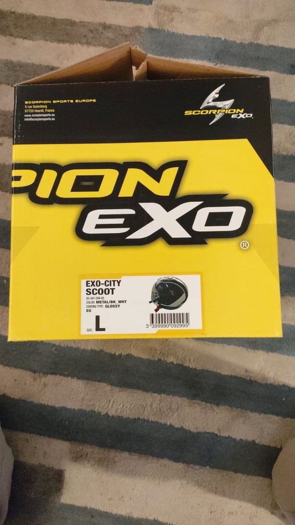 NEW SCORPION EXO-CITY BLACK AND WHITE HELMET SIZE L