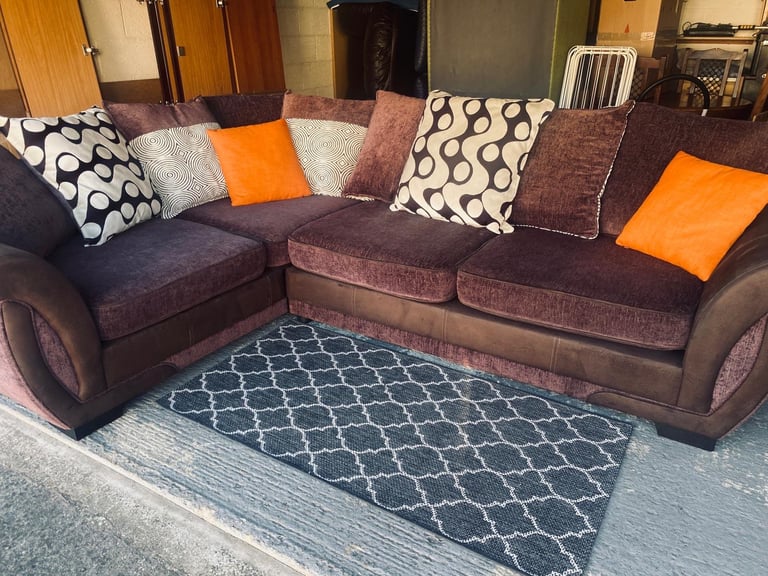 DFS CORNER SOFA VGC - DELIVERY AVAILABLE 