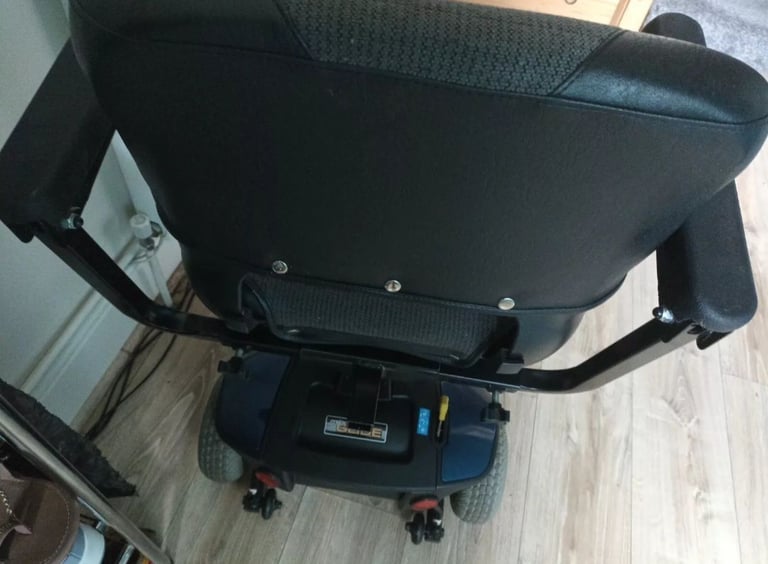 MICROGLIDE / GO-GO MOBILITY SCOOTER 