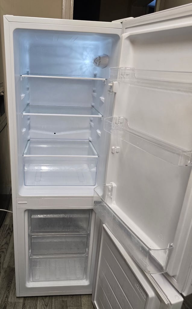 Fridge freezer 