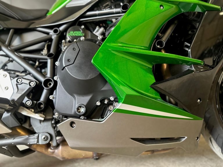 Stunning One Owner 2023/23 Kawasaki Ninja H2 SX Motorcycle 