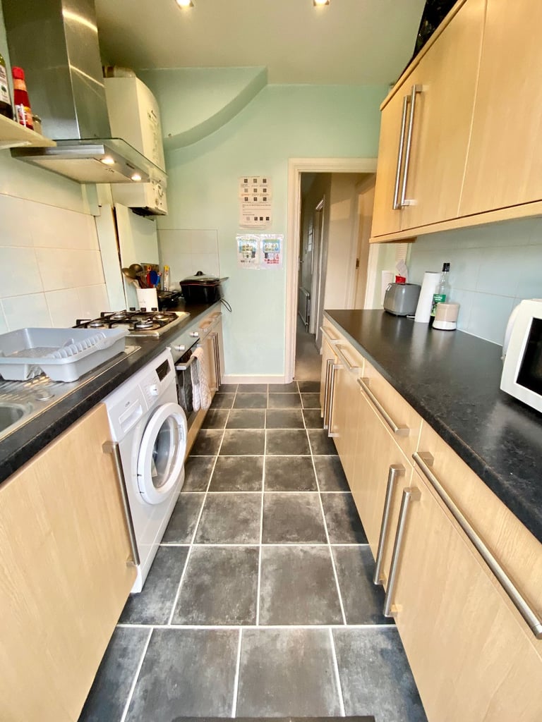 🌈Super Opportunity🌿5 Minutes Walk to Preston Road Station + Garden Access!