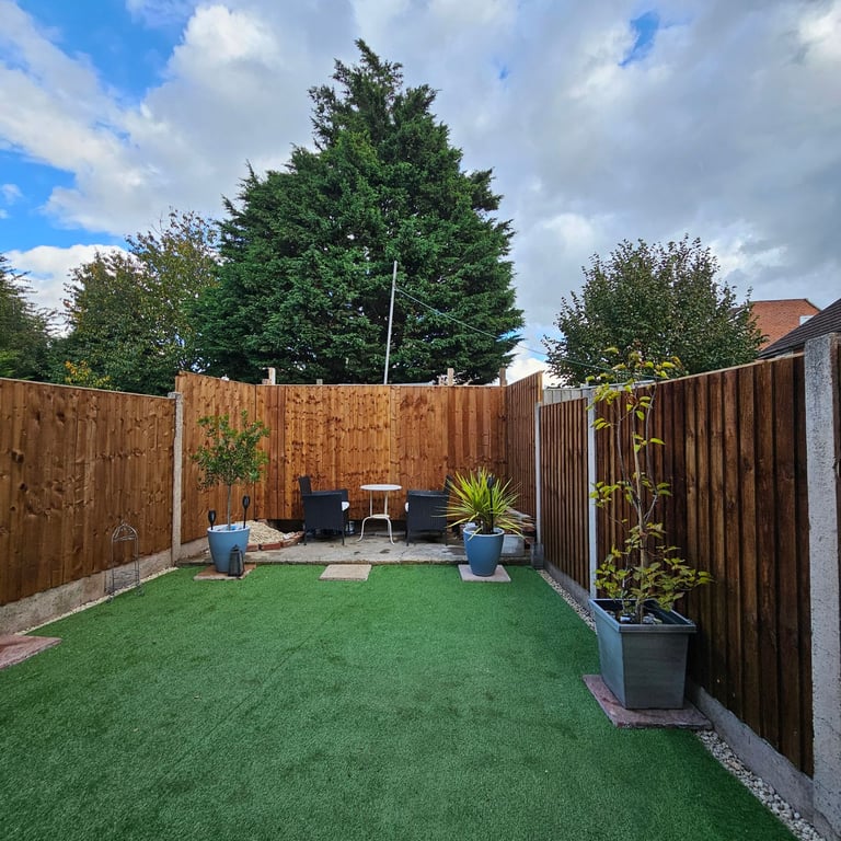 4 Bedroom House, Newly Renovated - open plan kitchen.