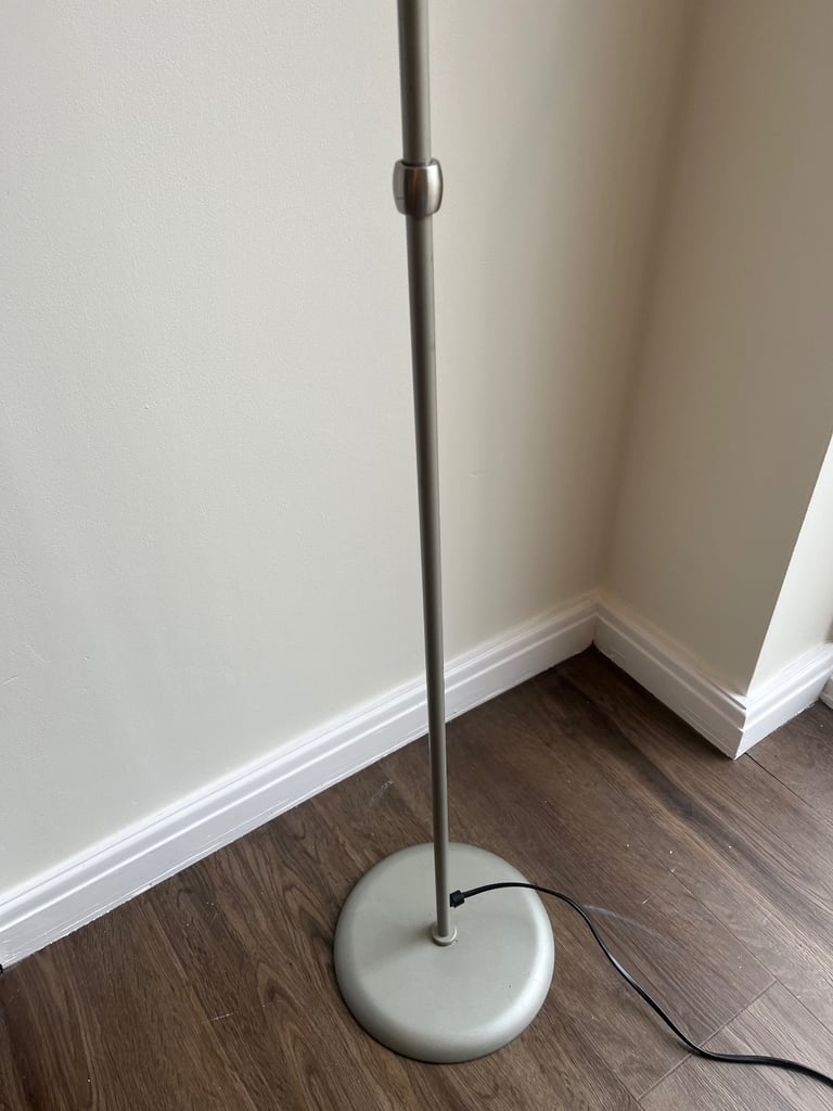 Floor lamp