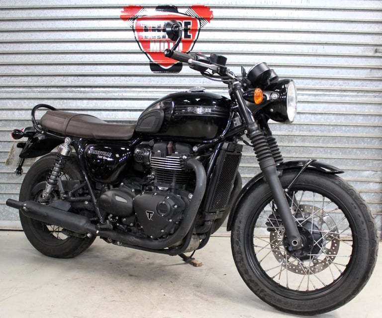 2018 18 TRIUMPH BONNEVILLE 900 T100 BLACK EDITION 9000 MILES TRADE SALE NEW MOT