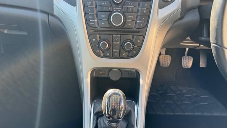 2014 Vauxhall Astra 1.4T 16v Limited Edition Hatchback 5dr Petrol Manual Euro 5 (140 ps) Hatchbac...