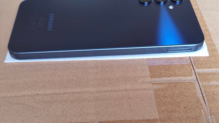 Samsung Galaxy A15 5G (SM-A156B/DSN), 4GB RAM, 128GB Storage, Android 15 - Boxed Ex. Condition