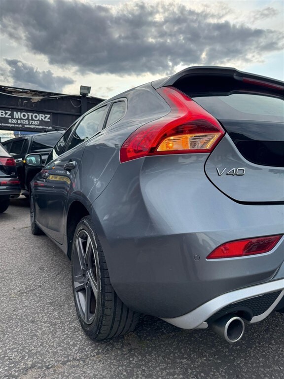 2015 Volvo V40 2.0 D4 R-Design Euro 6 (s/s) 5dr Hatchback Diesel Manual