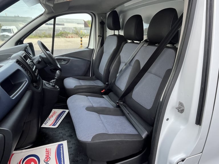 VAUXHALL VIVARO TRAFFIC 1.6 CDTi 2900 ecoFLEX White Manual Diesel 2017