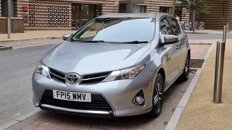 image for Toyota Auris 1.6 V-Matic Icon Plus Euro 5 | 5-Door Hatchback | ULEZ Compliant | Long MOT