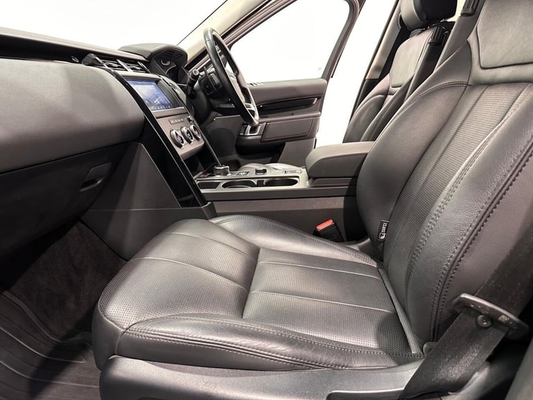 2020 Land Rover Discovery 3.0 SD V6 SE SUV 5dr Diesel Auto 4WD Euro 6 (s/s) (306 ps) ESTATE Diese...