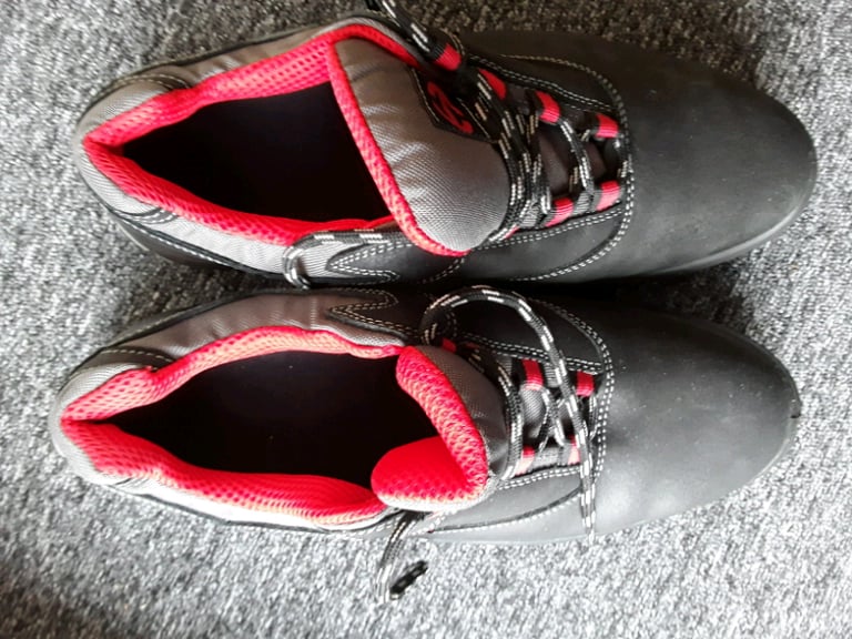 image for S11 as new, work shoe Heckle