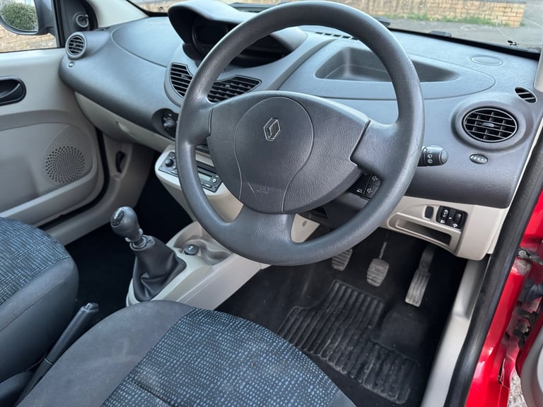 Renault Twingo, 34k miles, ULEZ compliant. - Image 10