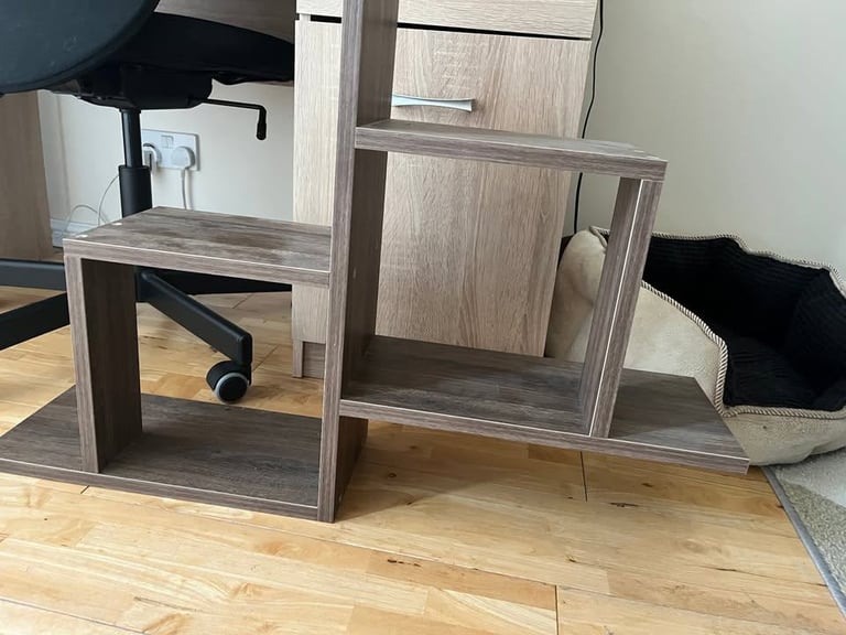 Floating shelf
