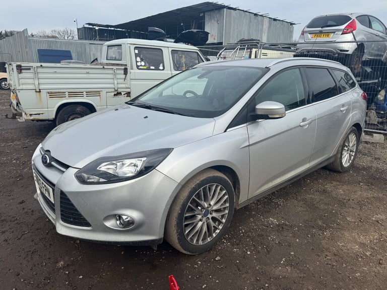 Ford focus mk3 estate 1.0 eco silver 2013 BREAKING FOR PARTS 