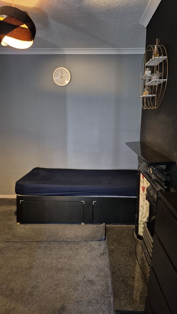image for A double  room  to be rented