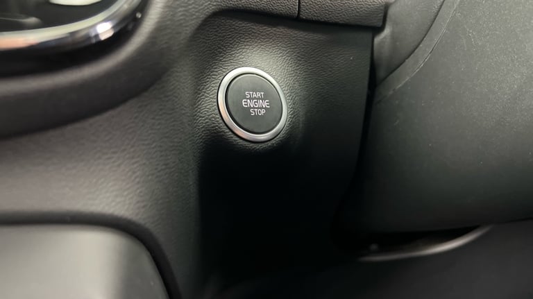 2025 Volvo XC40 Ultra, B4 Mild hybrid, Petrol, Dark Estate Petrol Automatic