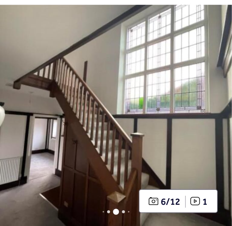 4 bedroom House & Garage
