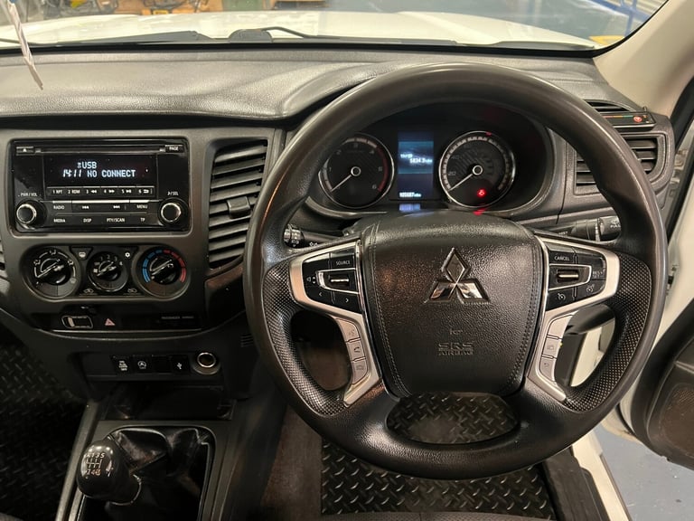 2020 Mitsubishi L200 4LIFE 2.3DI-D 150PS 4X4 DOUBLE CAB PICK UP C/W REAR PRO TOP (EURO 6) PICK UP...