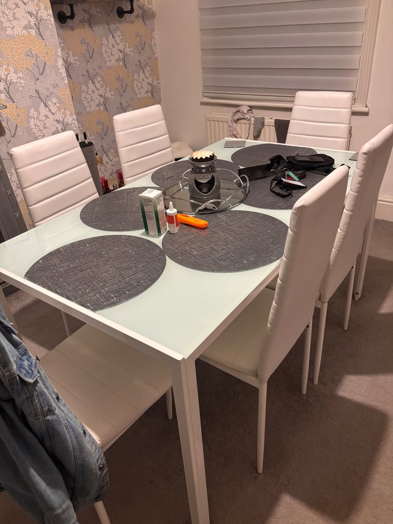 White table and chairs