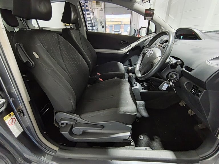 2009 Toyota Yaris VVT-i TR Hatchback Petrol Manual