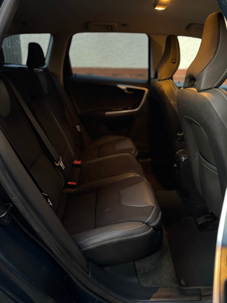 Volvo, XC60, Estate, 2010, Manual, 1984 (cc), 5 doors