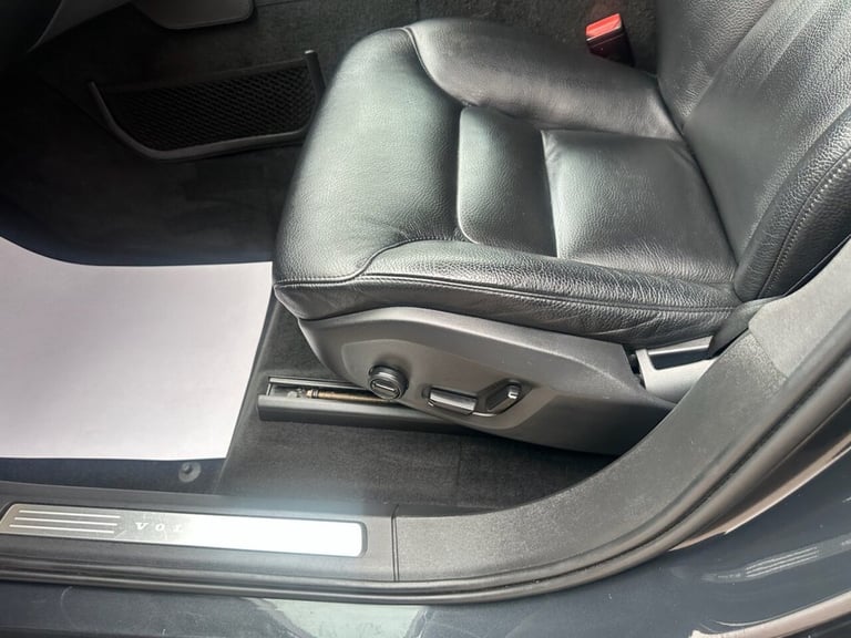 2020 Volvo XC90 2.0 B5 MHEV Momentum SUV 5dr Petrol Hybrid Auto 4WD Euro 6 (s/s) (250 ps) Automatic