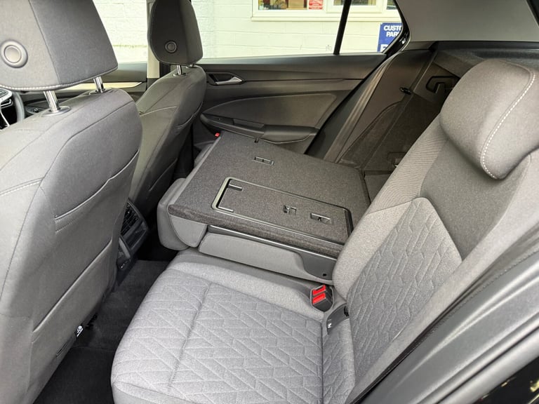2025 Volkswagen Golf 1.5 TSI Match 5dr, UNDER 3300 MILES, MAY 2028 VOLKSWAGEN WARRANTY HATCHBACK ...