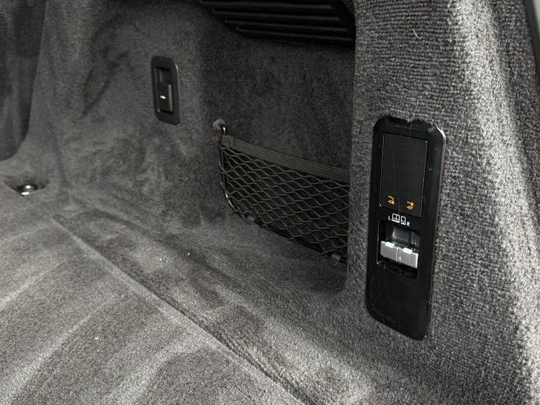 2023 Land Rover Range Rover Sport 3.0 D300 MHEV Dynamic SE SUV 5dr Diesel Auto 4WD Euro 6 (s/s) (...