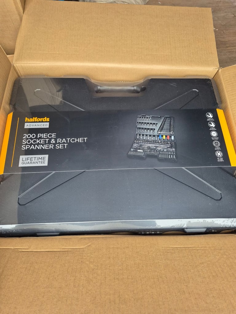image for Halford Socket set 200pcs No Offers!