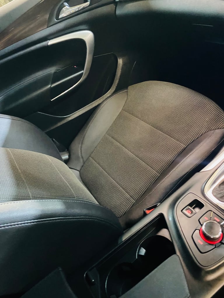 Vauxhall, INSIGNIA, Hatchback, 2011, Other, 1956 (cc), 5 doors