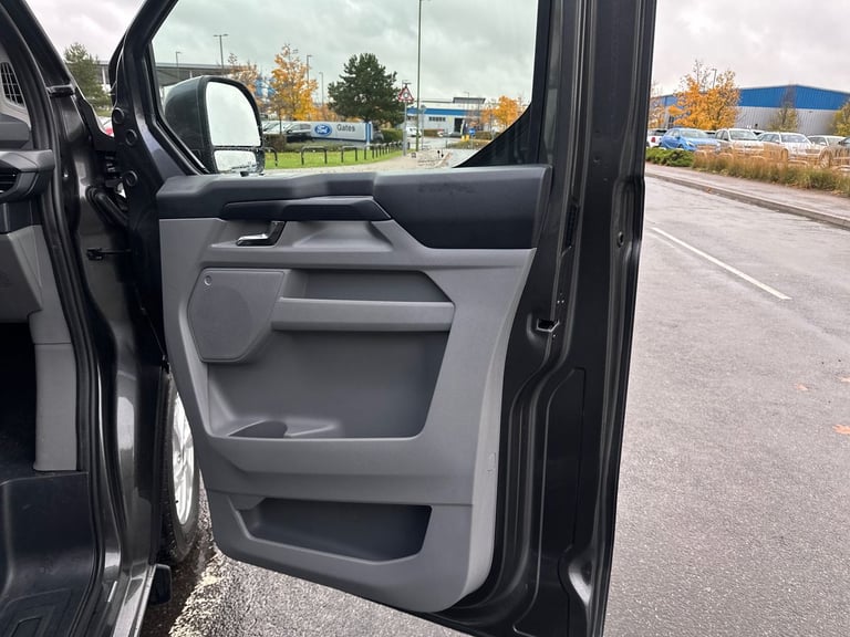 2025 Ford Transit Custom 320 LWB 2.0 Tdci Limited 136PS D/Cab Crew Bus Diesel Manual