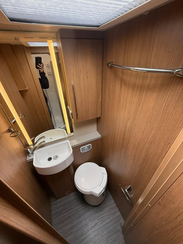 AUTOMATIC FIAT AUTO TRAIL FRONTIER CH-TA - 6 BERTH MOTORHOME