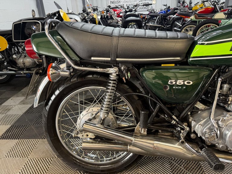 Allen Millyard Build – 1977 KAWASAKI KH550 four, classic two stoke, outstanding