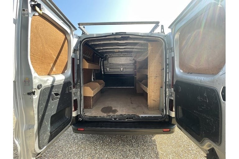 2017 Renault Trafic dCi ENERGY 27 Sport Nav Panel Van Diesel Manual