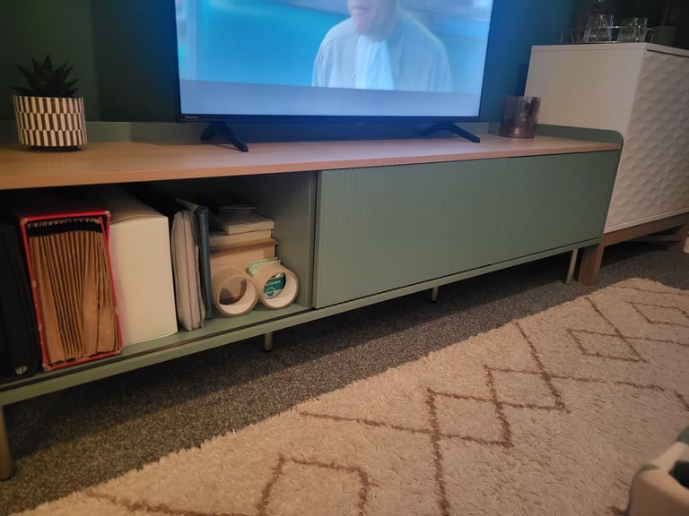 Lovely retro style tv unit 