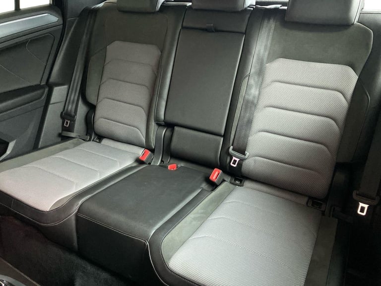 2017 Volkswagen Tiguan 2.0 TDi 150 4Motion R-Line 5dr SUV DIESEL Manual