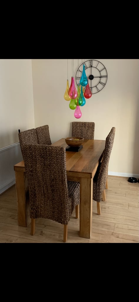 Oak table and 6 chairs 
