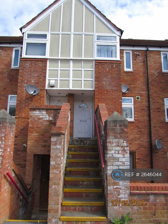 2 bedroom flat in The High Street, Two Mile Ash, Milton Keynes, MK8 (2 bed) (#2646044)
