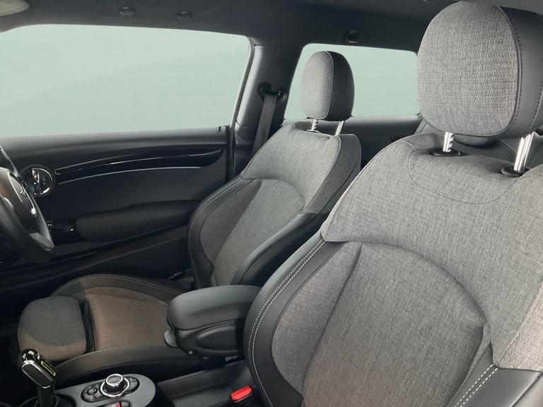 2023 MINI Electric Hatch Cooper SE 32.6kWh Level 2 Hatchback 3dr Electric Auto (184 ps) - INTERIO...
