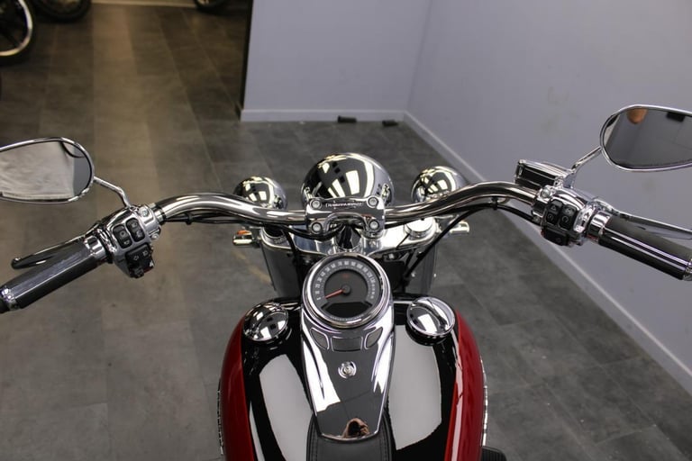 2019 Harley-Davidson FLDE Softail Deluxe in Two Tone Red and Black