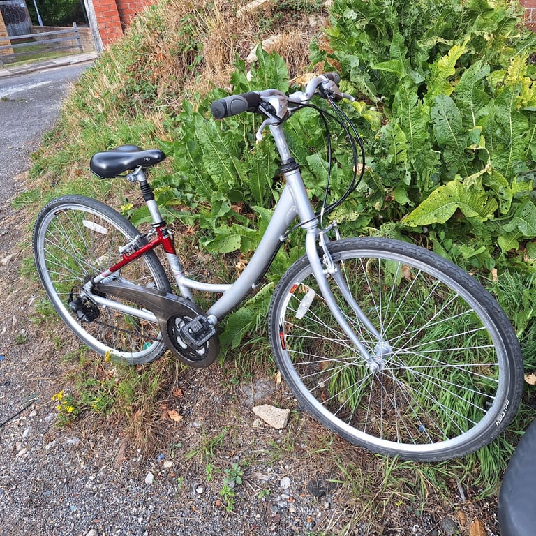 Ladies Raleigh Airlite hybrid aluminium frame townbike 