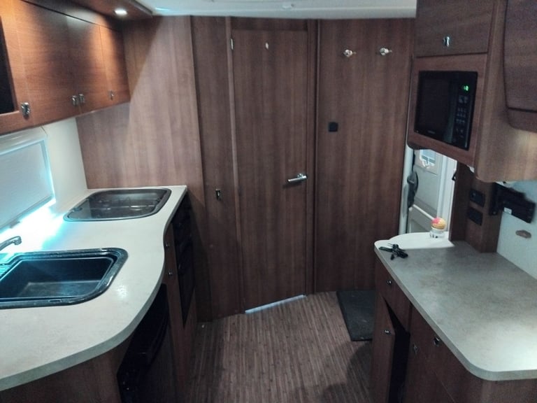 2013 Elddis invinity 482 2 berth caravan 